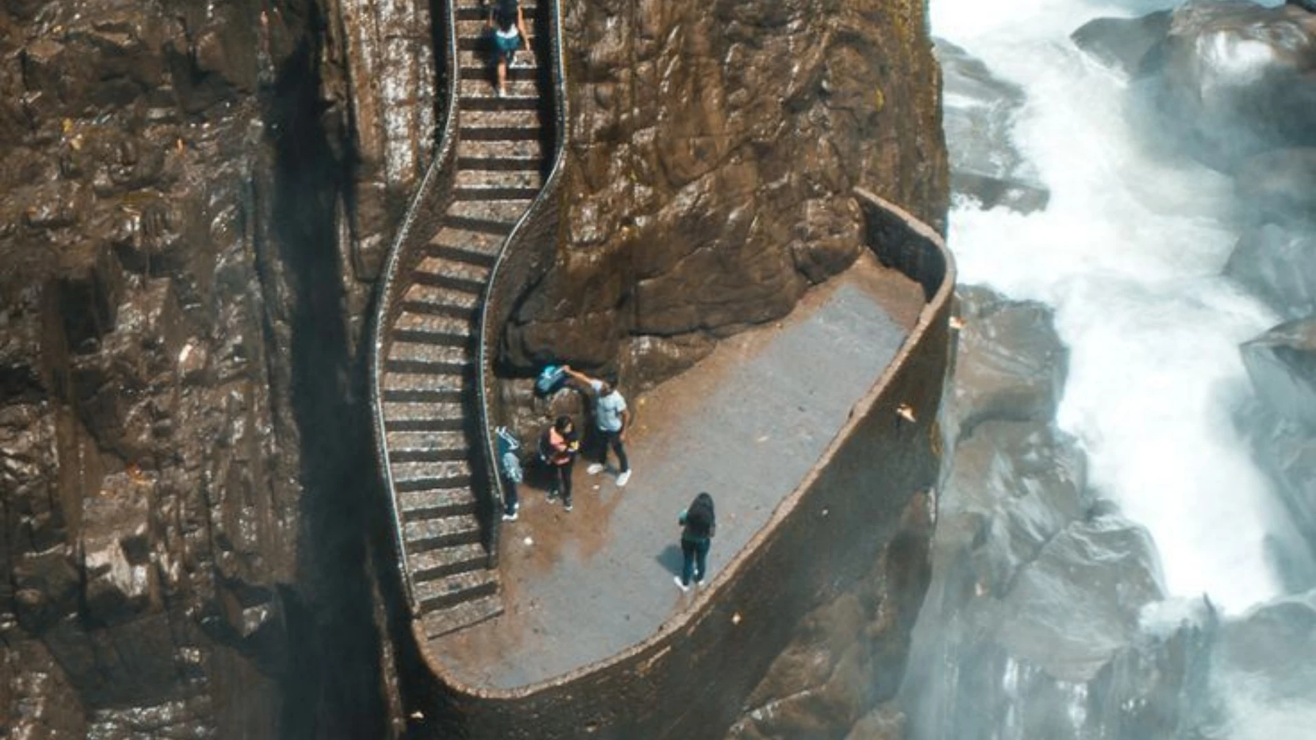 Pailon del Diablo en Turibus-Tutur